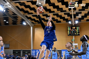 Wellington Saints player drives to the basket during the team’s 94-81 elimination final win over the Otago Nuggets.